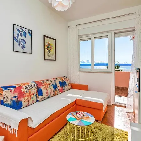 Front In With Wifi Apartment Igrane